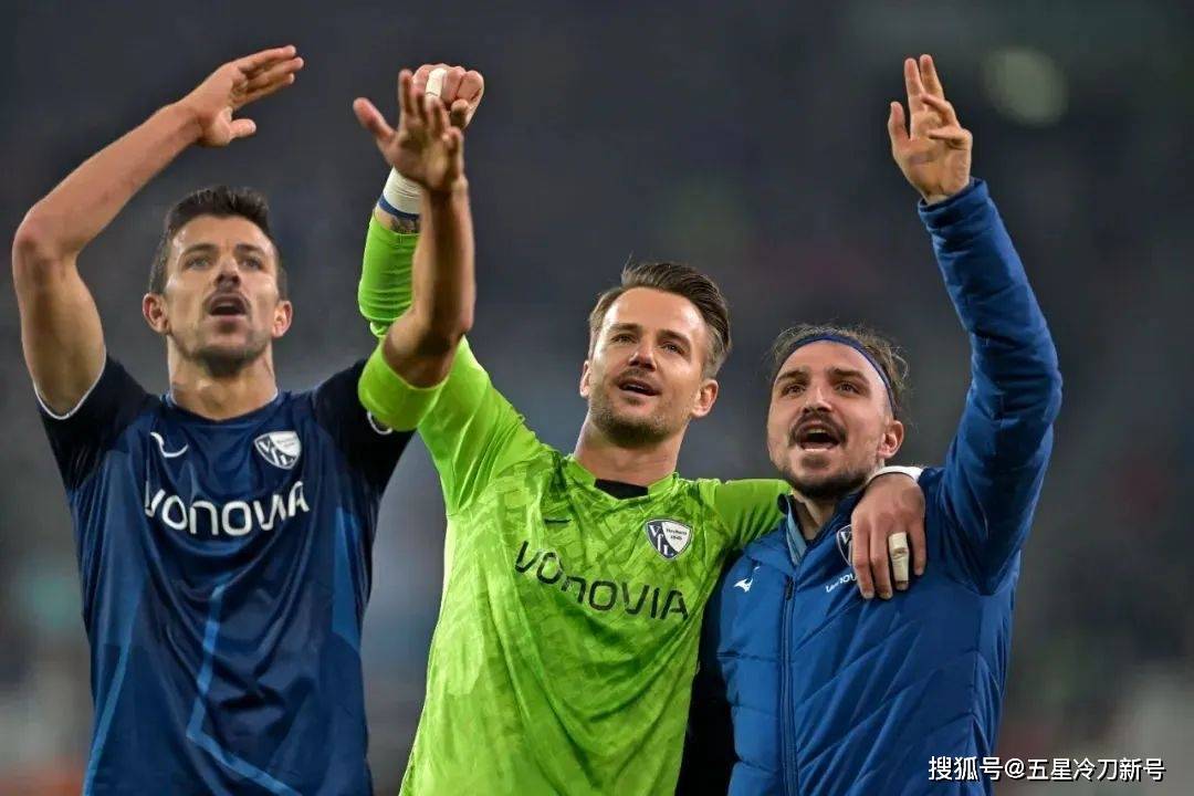 里程碑夜夏洛特黄蜂状态回暖，德甲冲刺阶段刷纪录，气氛紧张，纪律约束更严格的简单介绍